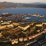Tra Tetti E Mare - Helloelba Casa de Férias Portoferraio