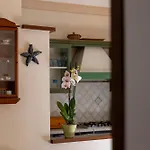 Tatil Evi Tra Tetti E Mare - Helloelba *