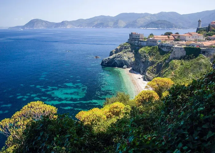 Tra Tetti E Mare - Helloelba