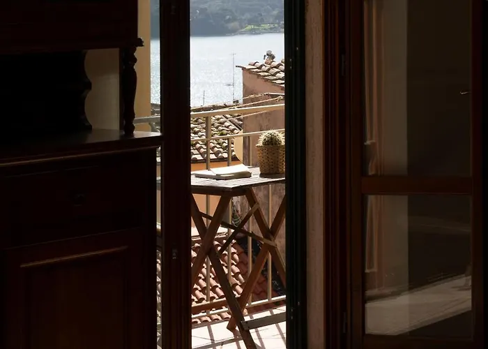 Tra Tetti E Mare - Helloelba Portoferraio